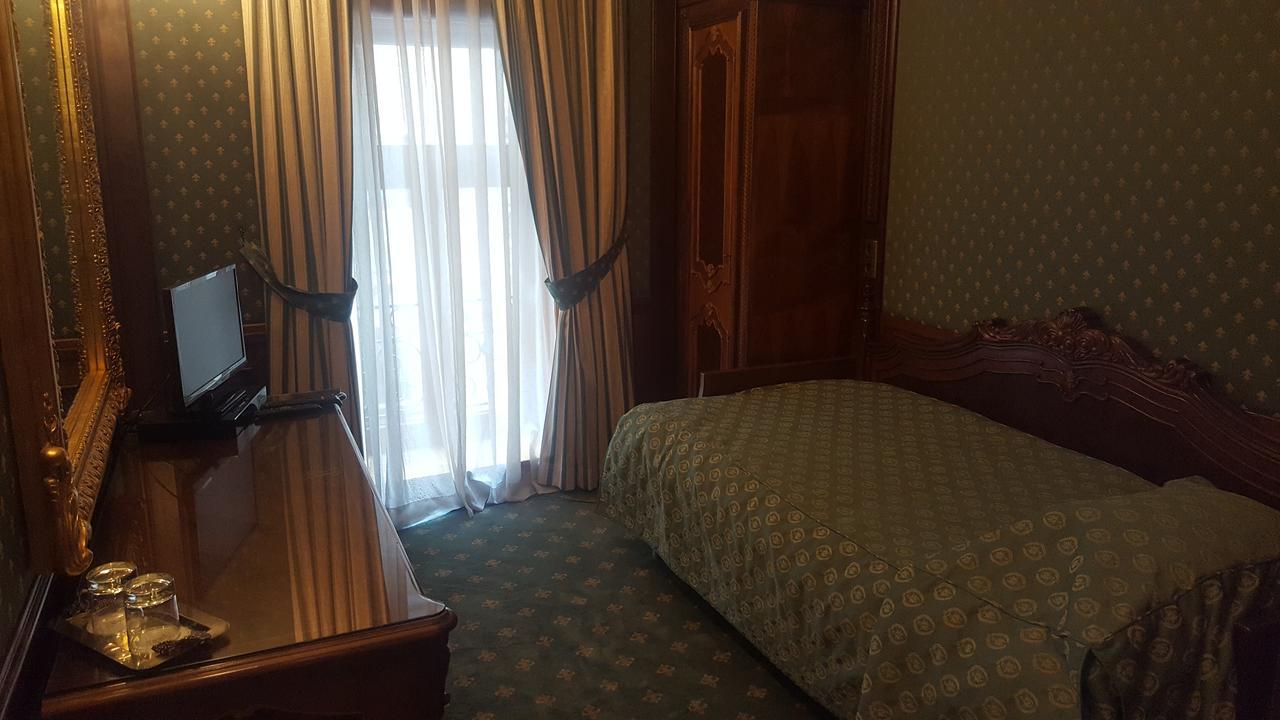 Hotel Casa Capsa Bucharest Exterior photo